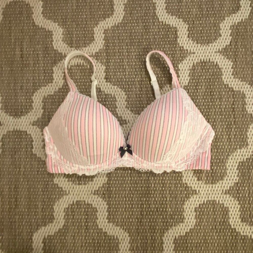 Victoria’s Secret bra, body by Victoria no wire bra size 34D